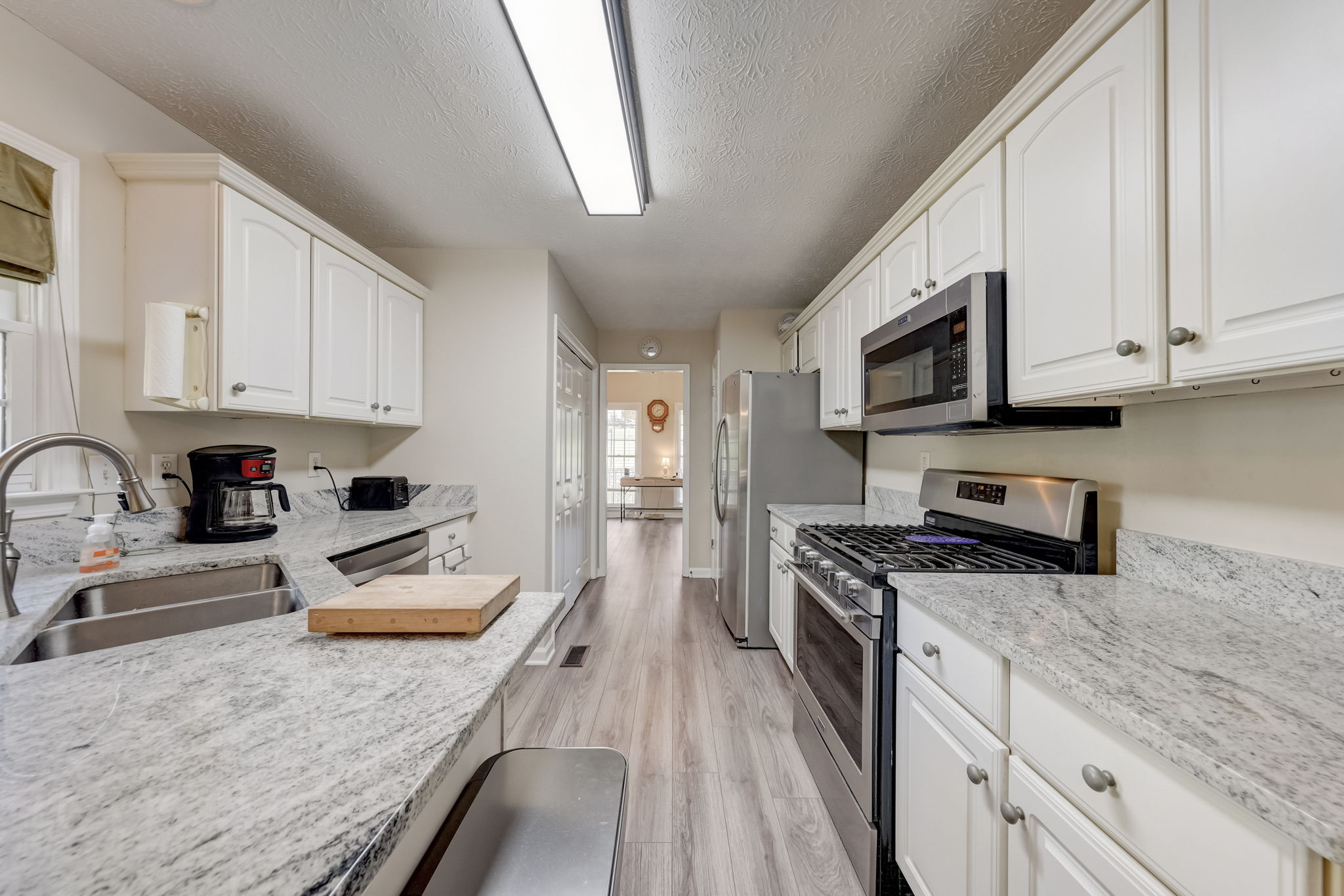 Valleyside Dr-017
