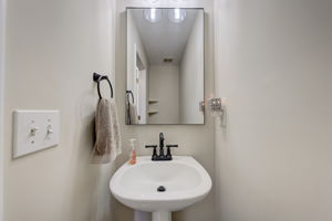 Valleyside Dr-025