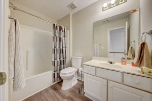 Valleyside Dr-030
