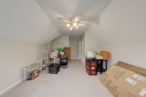 Valleyside Dr-034