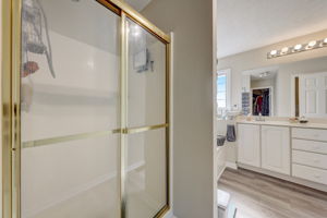 Valleyside Dr-024