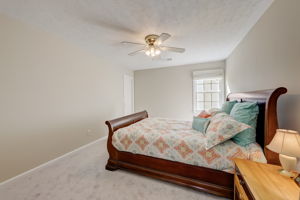 Valleyside Dr-031