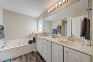 Valleyside Dr-022