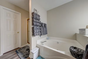 Valleyside Dr-023