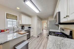 Valleyside Dr-018