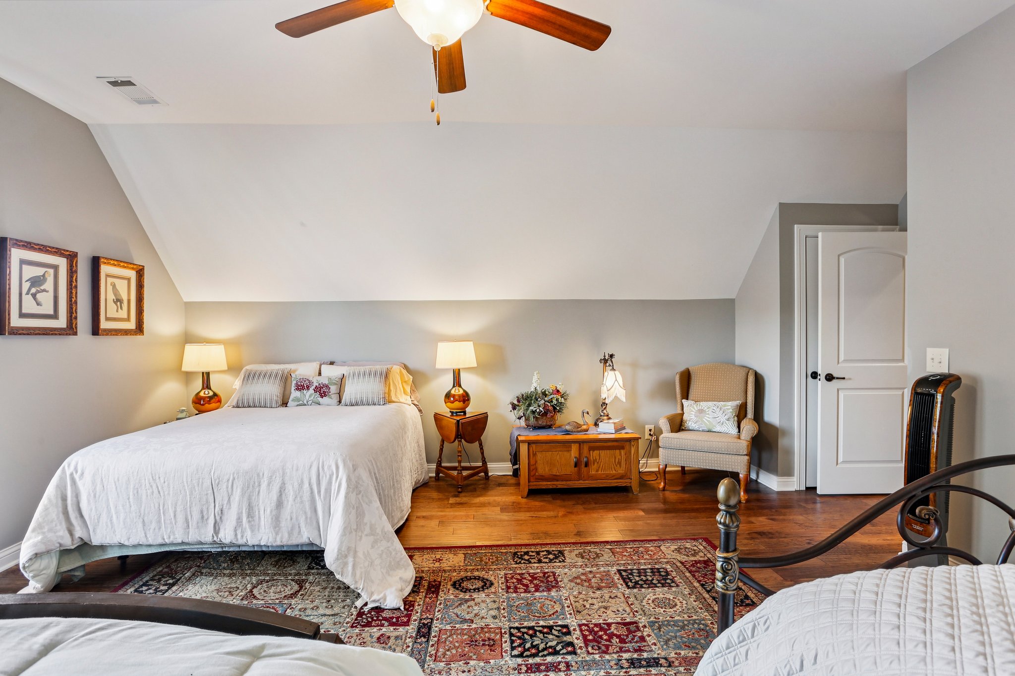 Village Cir-S2808-042.jpg