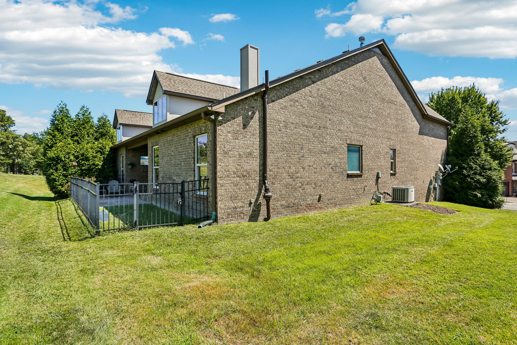 Village Cir-S2808-049.jpg