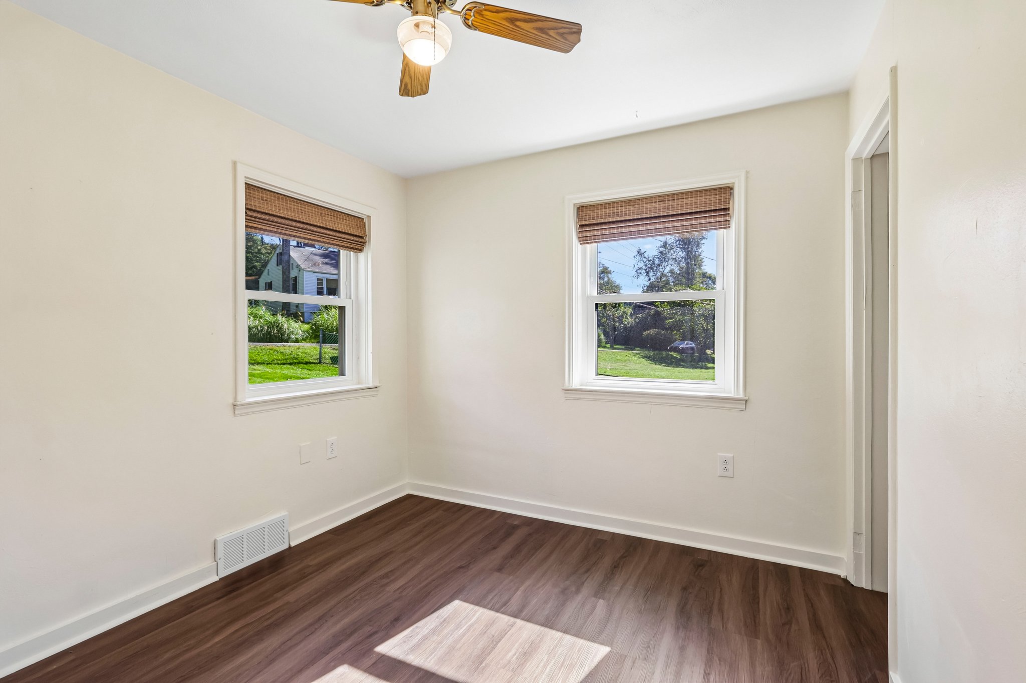 Mickanin Rd-S0809-019.jpg