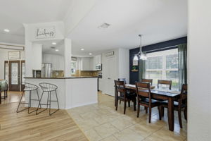 Dining/Kitchen Bar