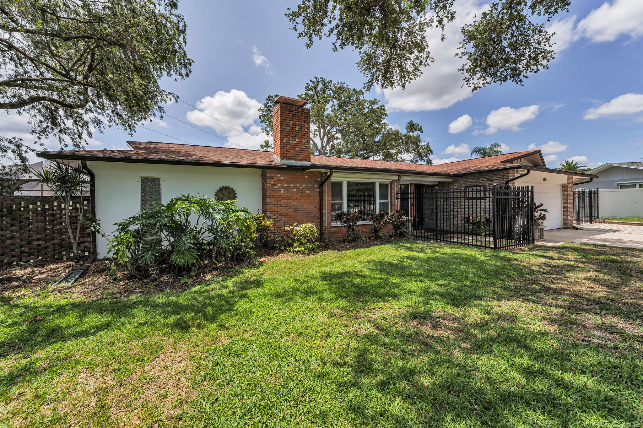 Front Exterior3