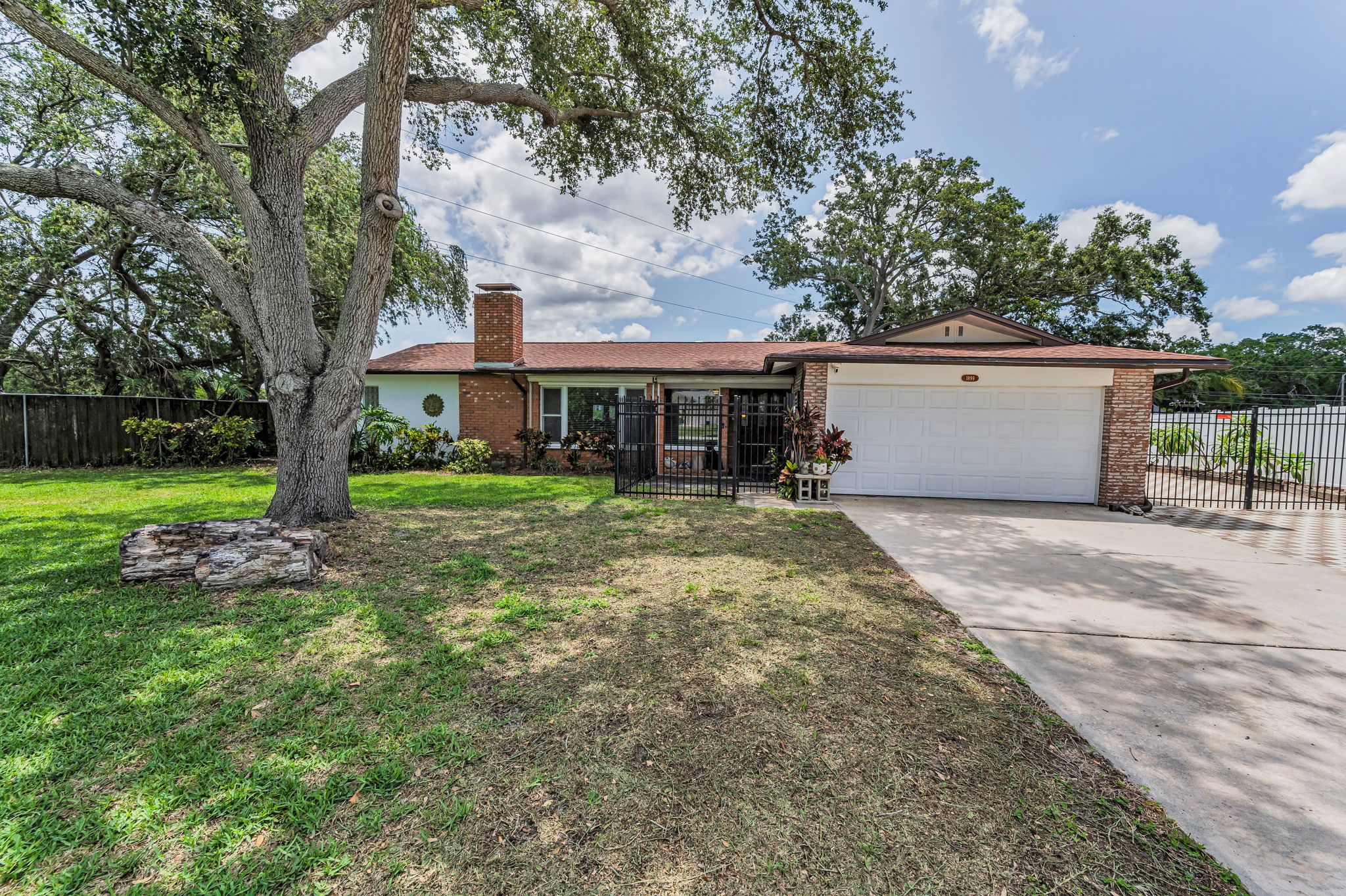 Front Exterior4