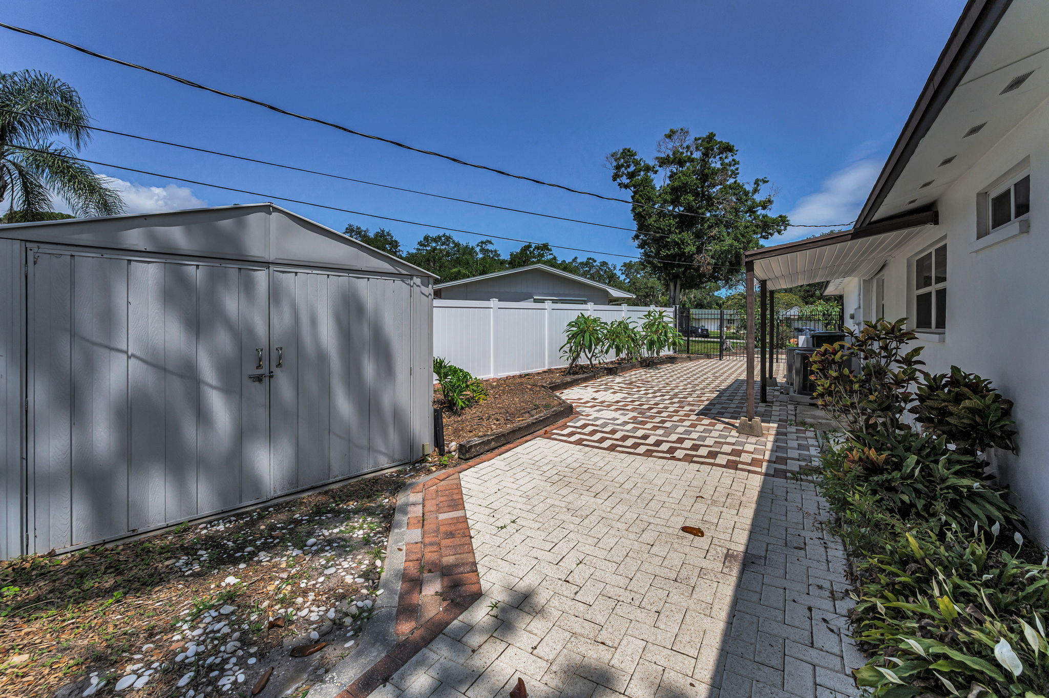 Side Patio1