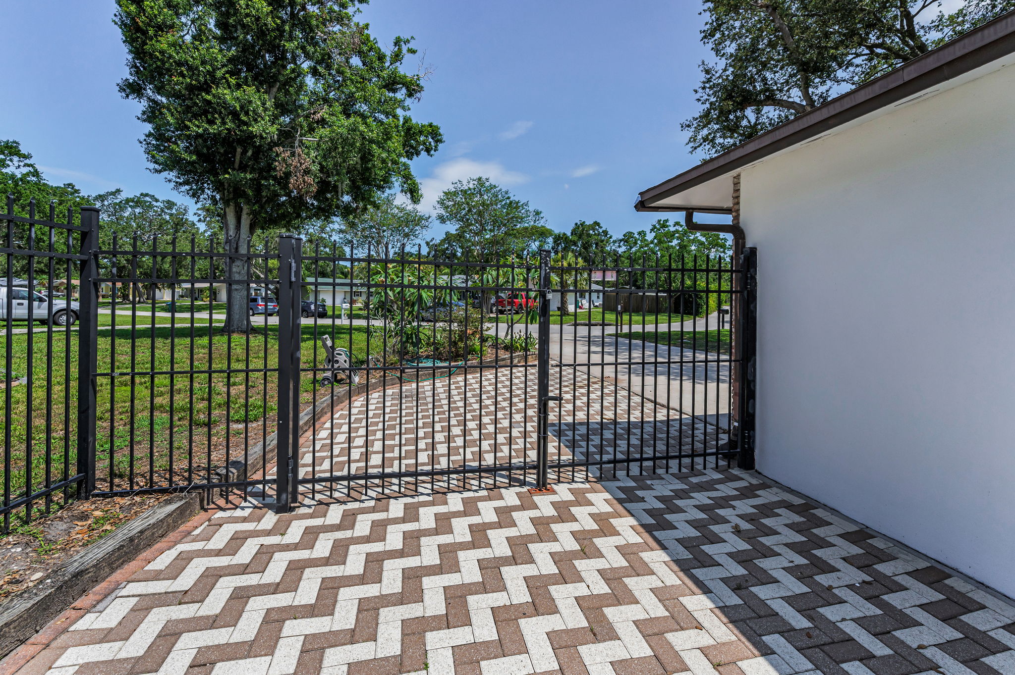 Side Patio3