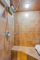 Bathroom3b