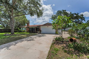 Front Exterior5
