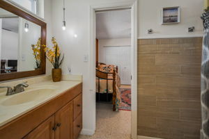 Jack n Jill Bathroom2a