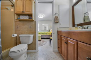 Jack n Jill Bathroom2b