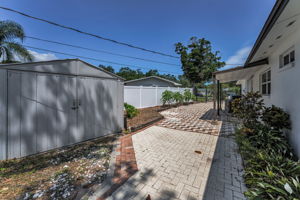 Side Patio1