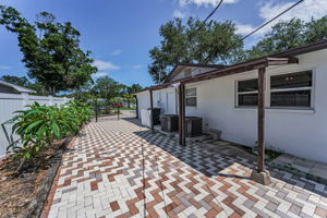 Side Patio2