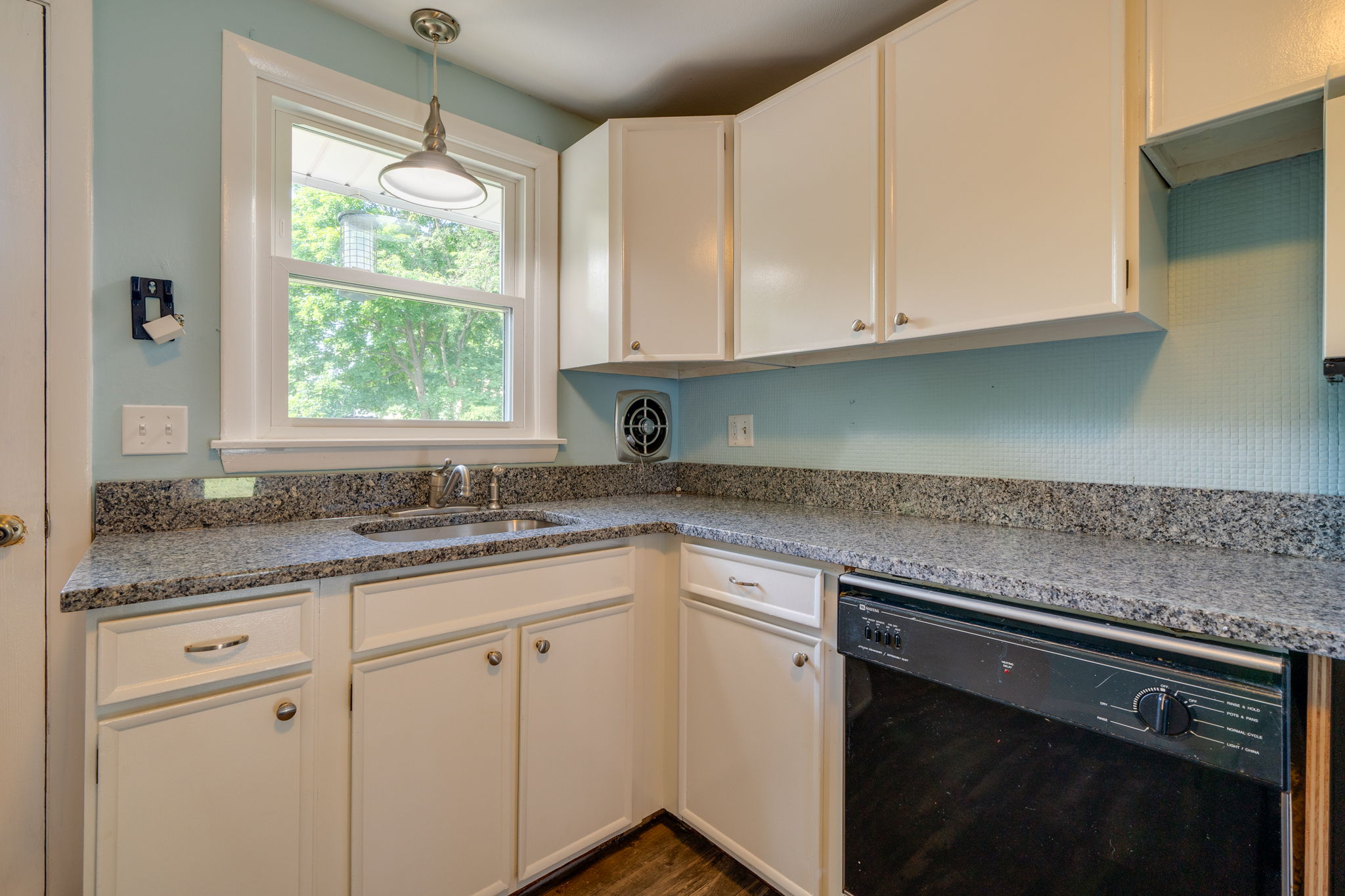  19 Arrowhead Dr, Newington, CT 06111, US Photo 16