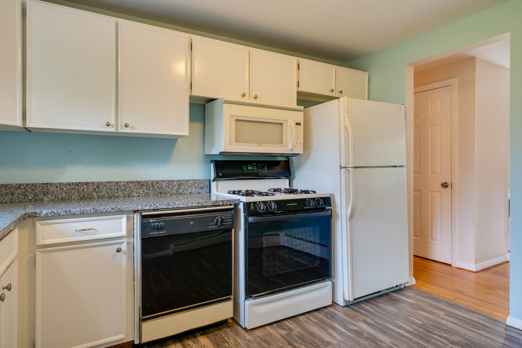 19 Arrowhead Dr, Newington, CT 06111 Ed McCullough Photography