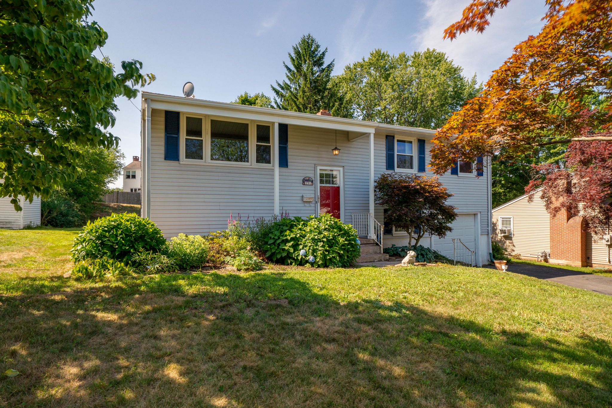 19 Arrowhead Dr, Newington, CT 06111 Ed McCullough Photography