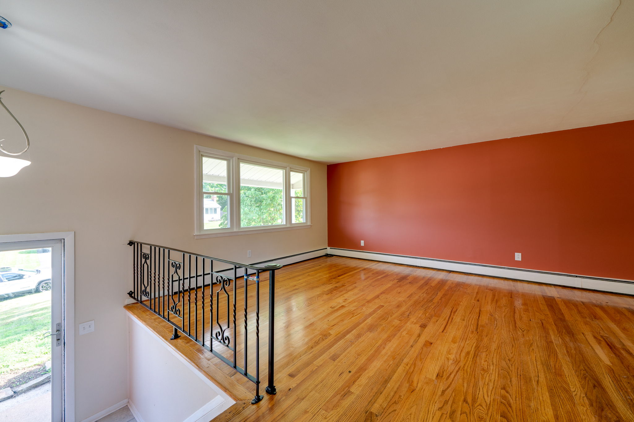 19 Arrowhead Dr, Newington, CT 06111 Ed McCullough Photography