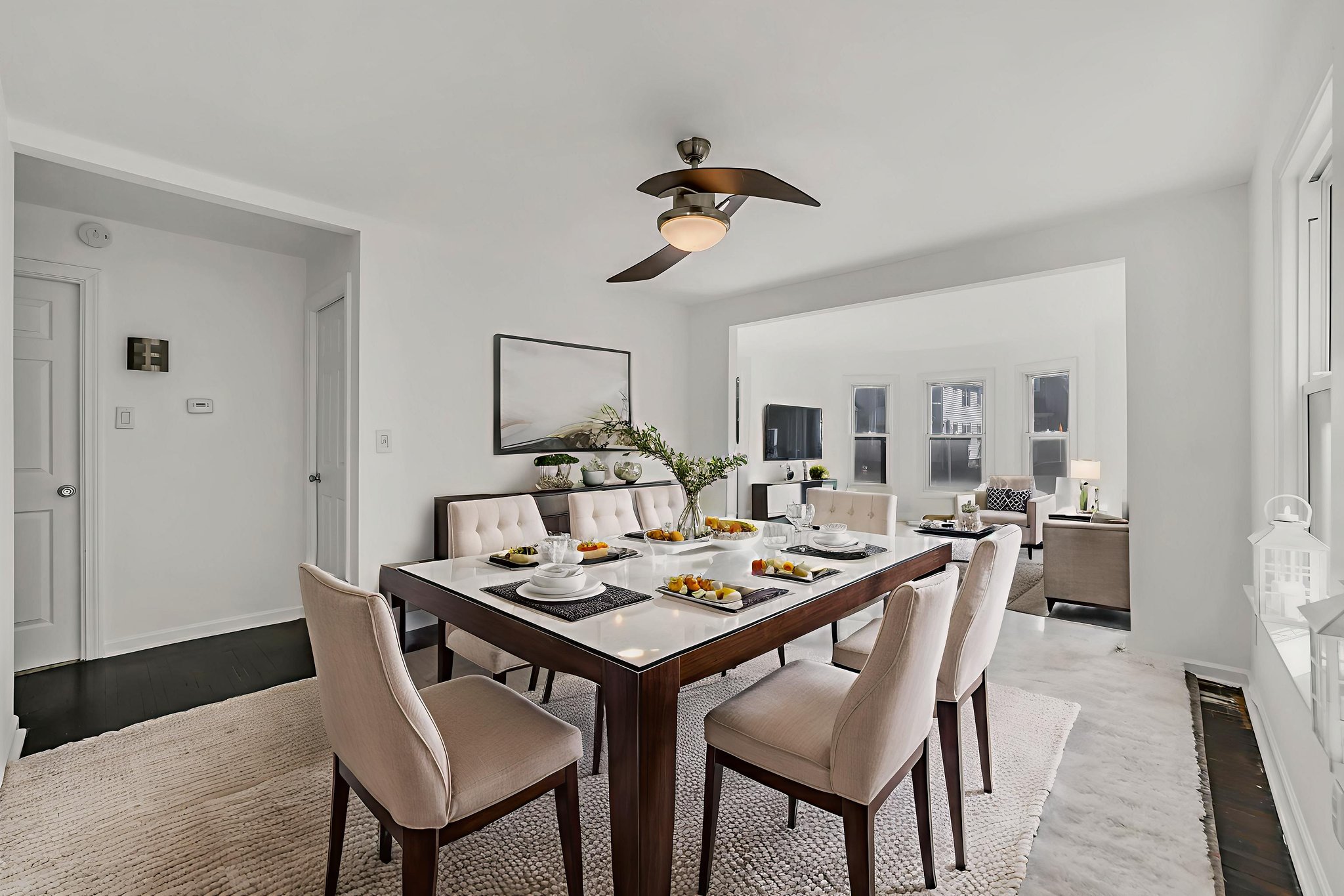 DSC08700 virtually staged.jpeg