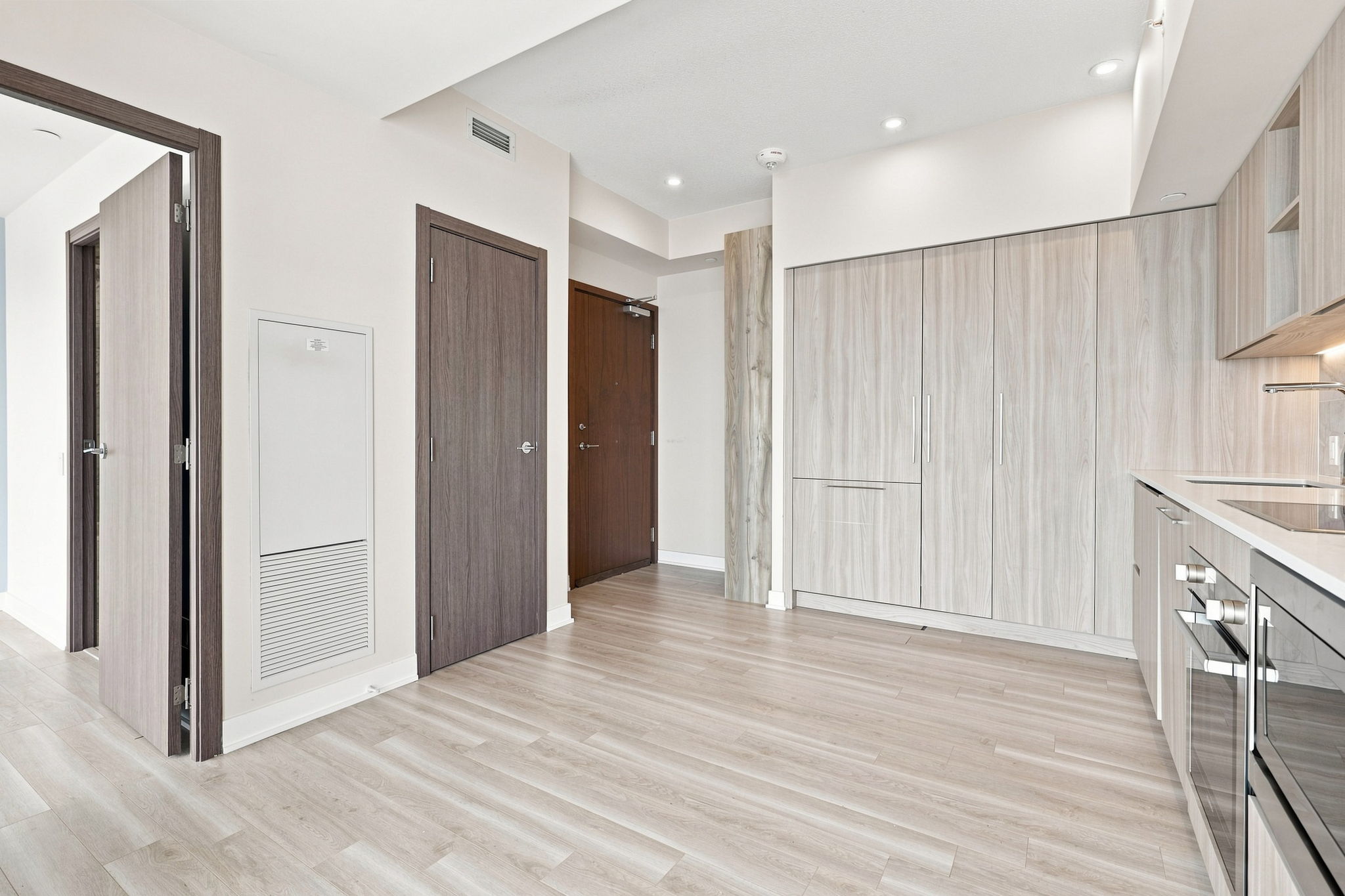 Property in Toronto — delivered property photograph 7