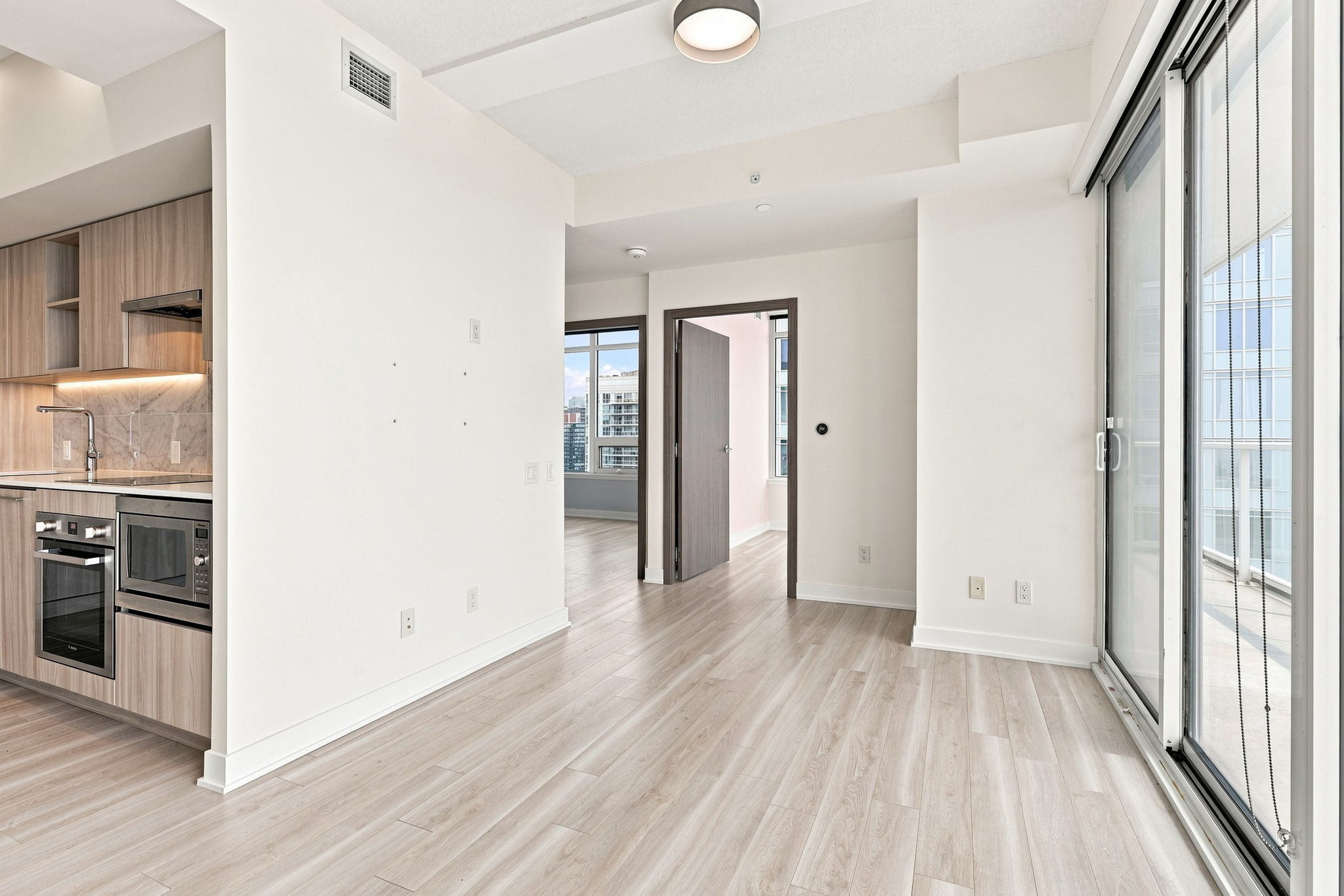 Property in Toronto — delivered property photograph 12