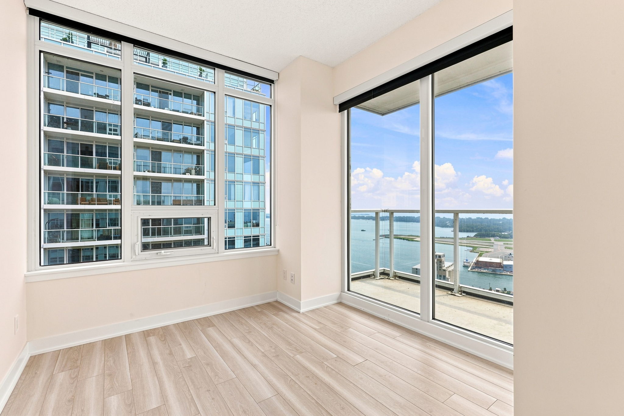 Property in Toronto — delivered property photograph 13