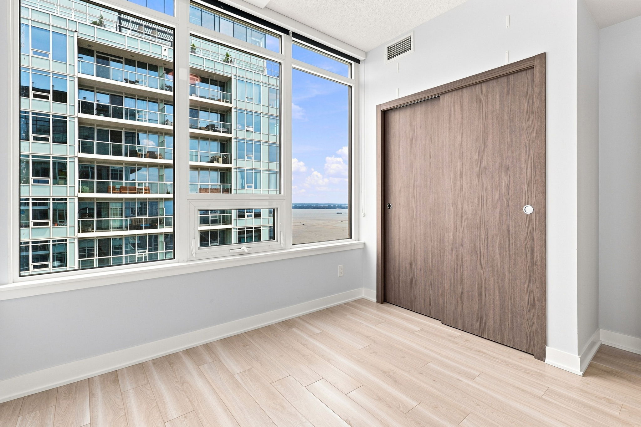 Property in Toronto — delivered property photograph 16