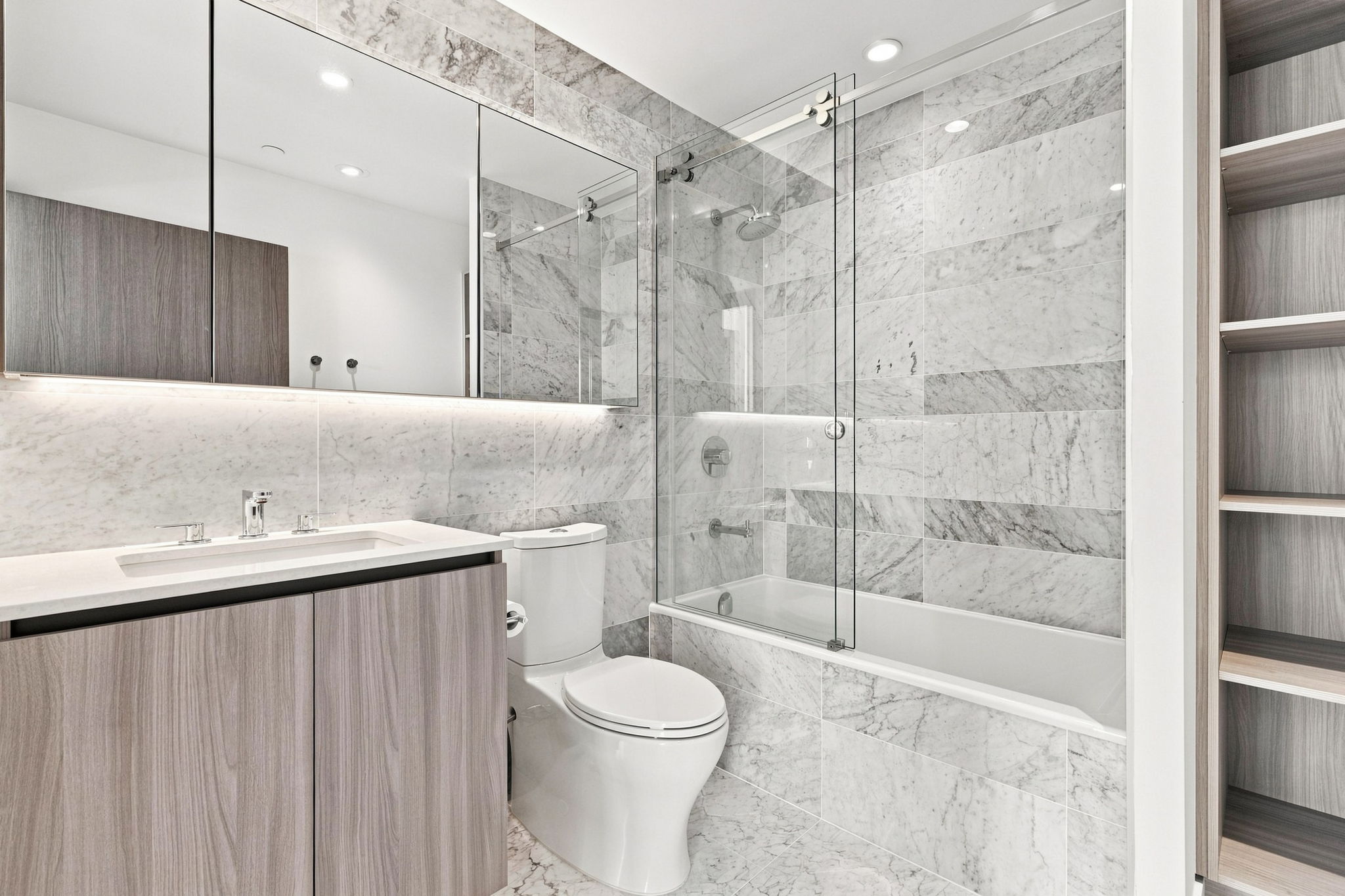 Property in Toronto — delivered property photograph 17