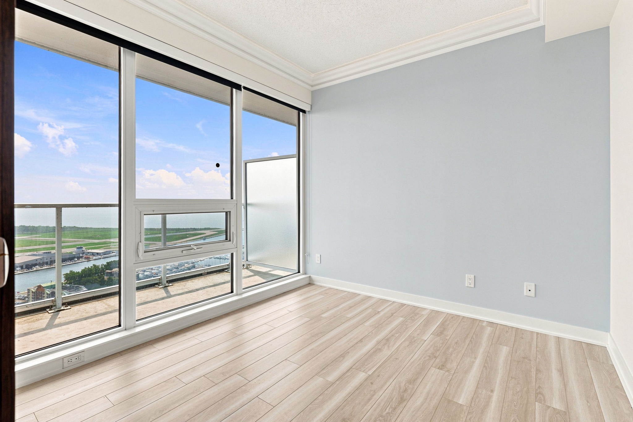Property in Toronto — delivered property photograph 18