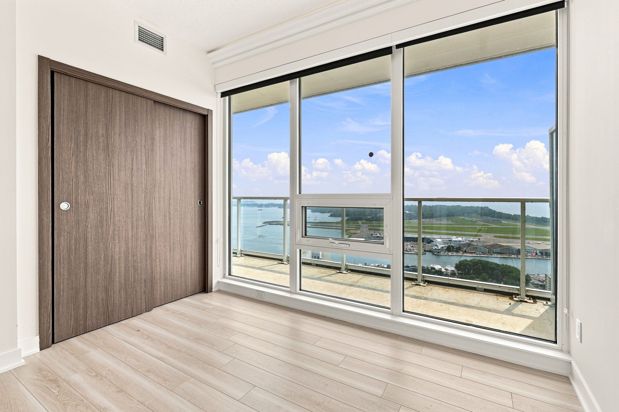 Property in Toronto — delivered property photograph 19