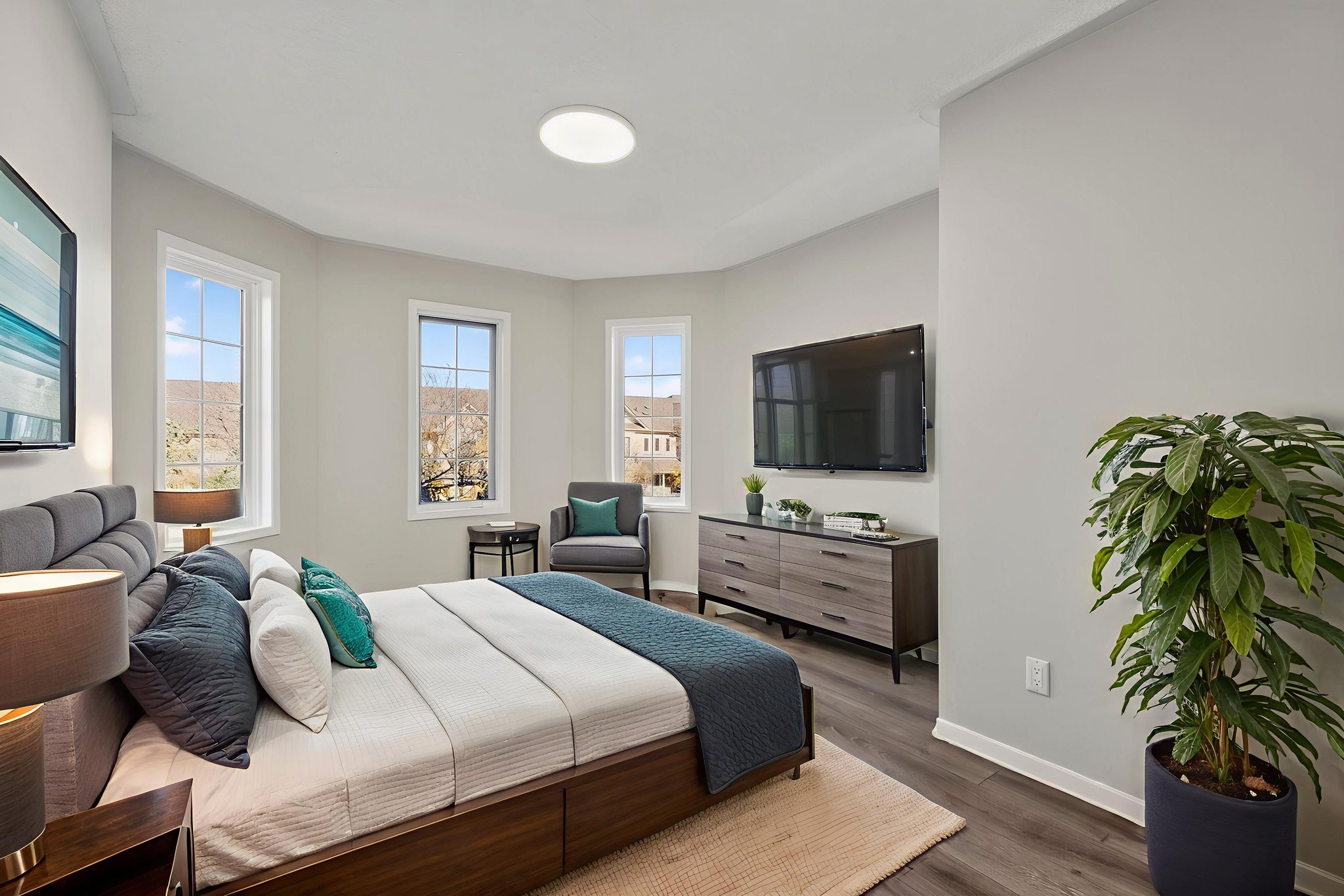 030 virtually staged.jpeg