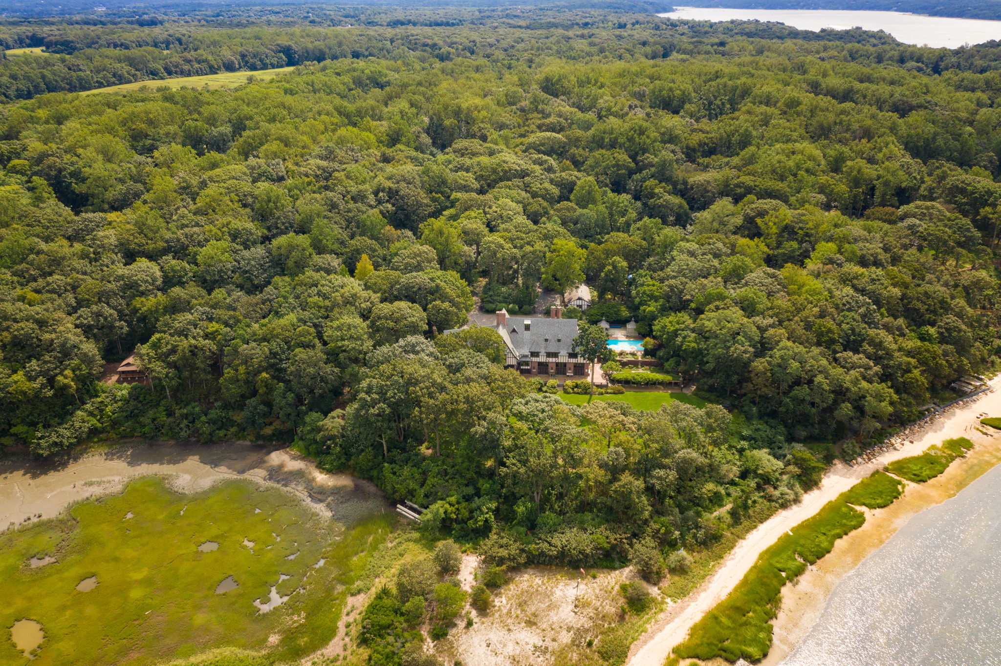 19 Burma Rd, Lloyd Harbor, NY 11743 Twilight Artistry