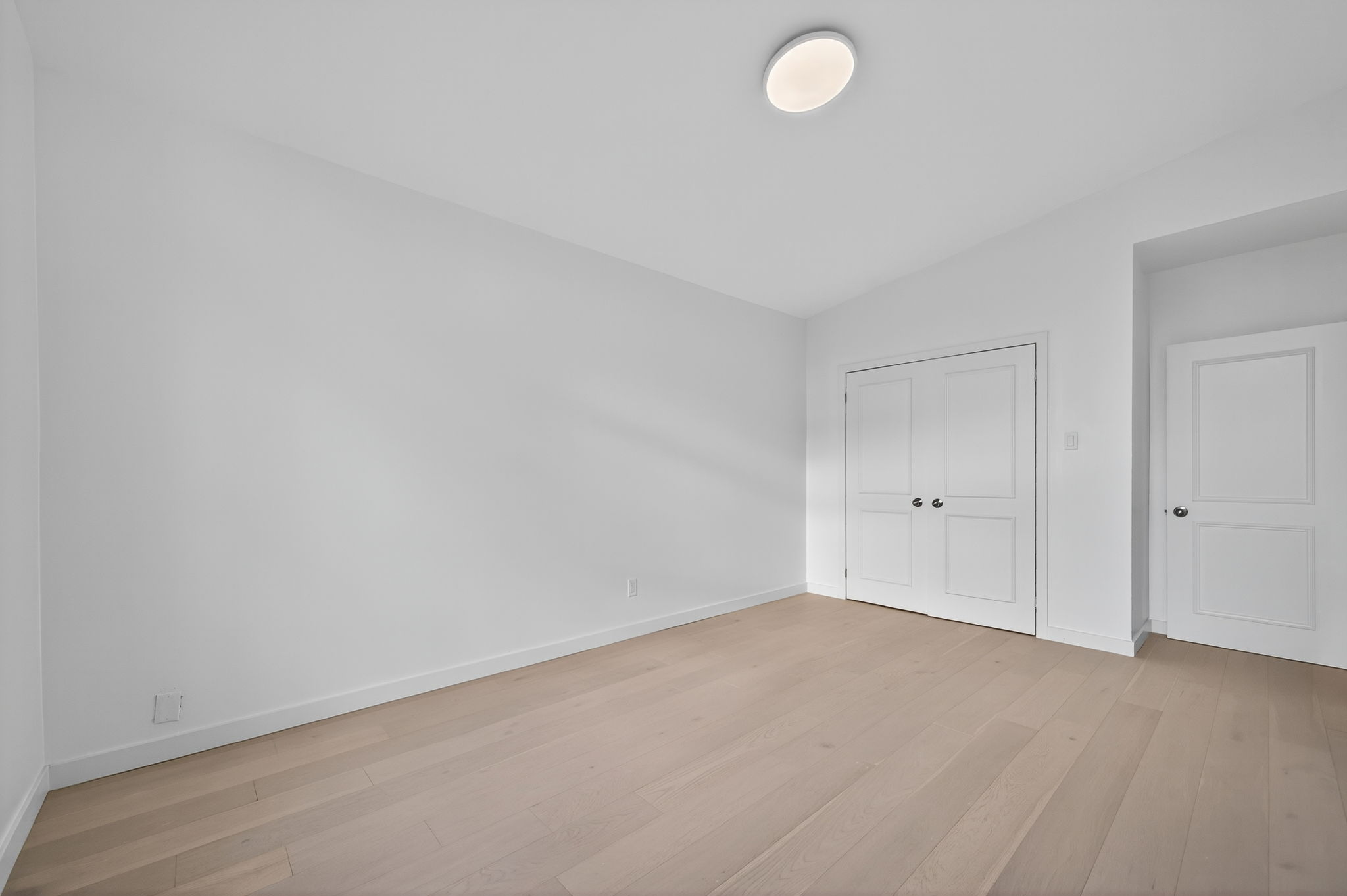 19 Candis Dr Toronto, ON M3H 5G3