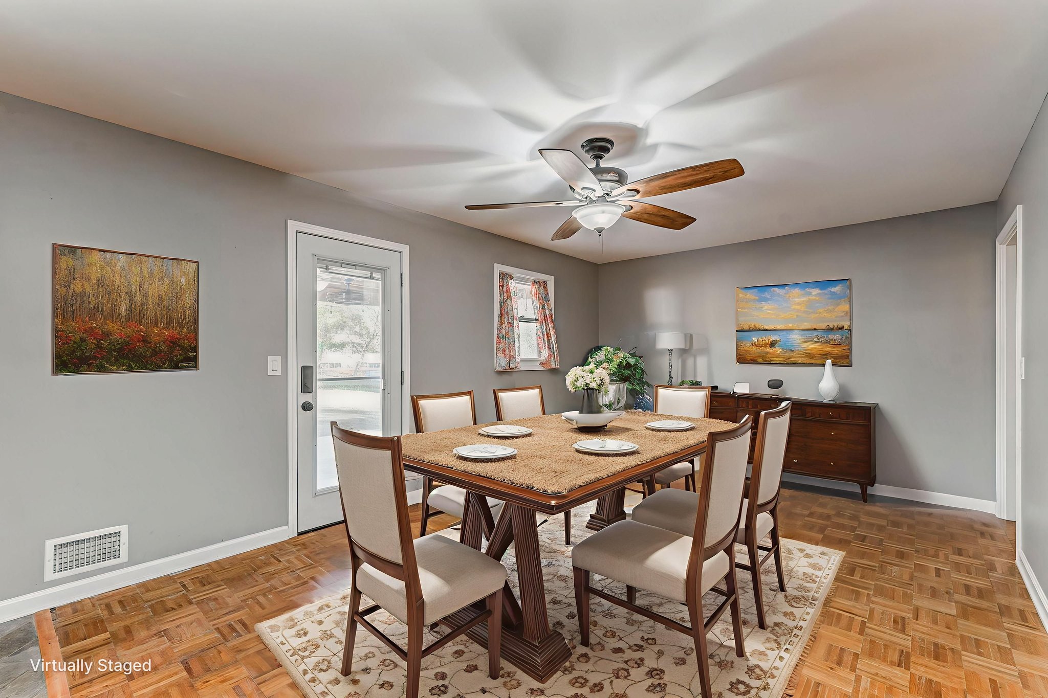 DSC00309_10_11 virtually staged.jpeg