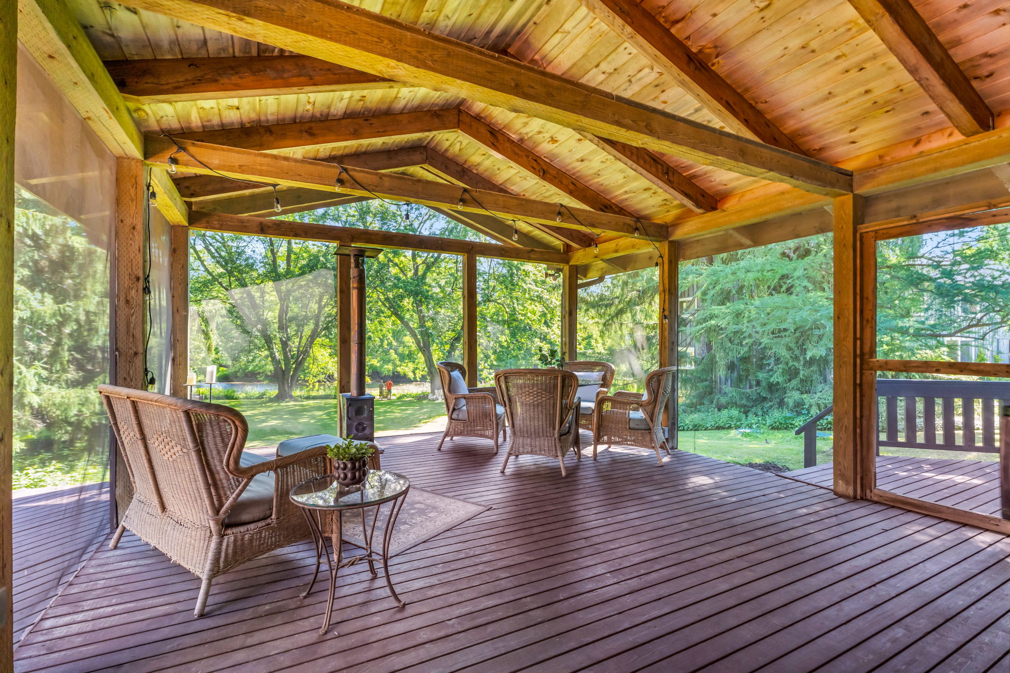 Screened-in Porch