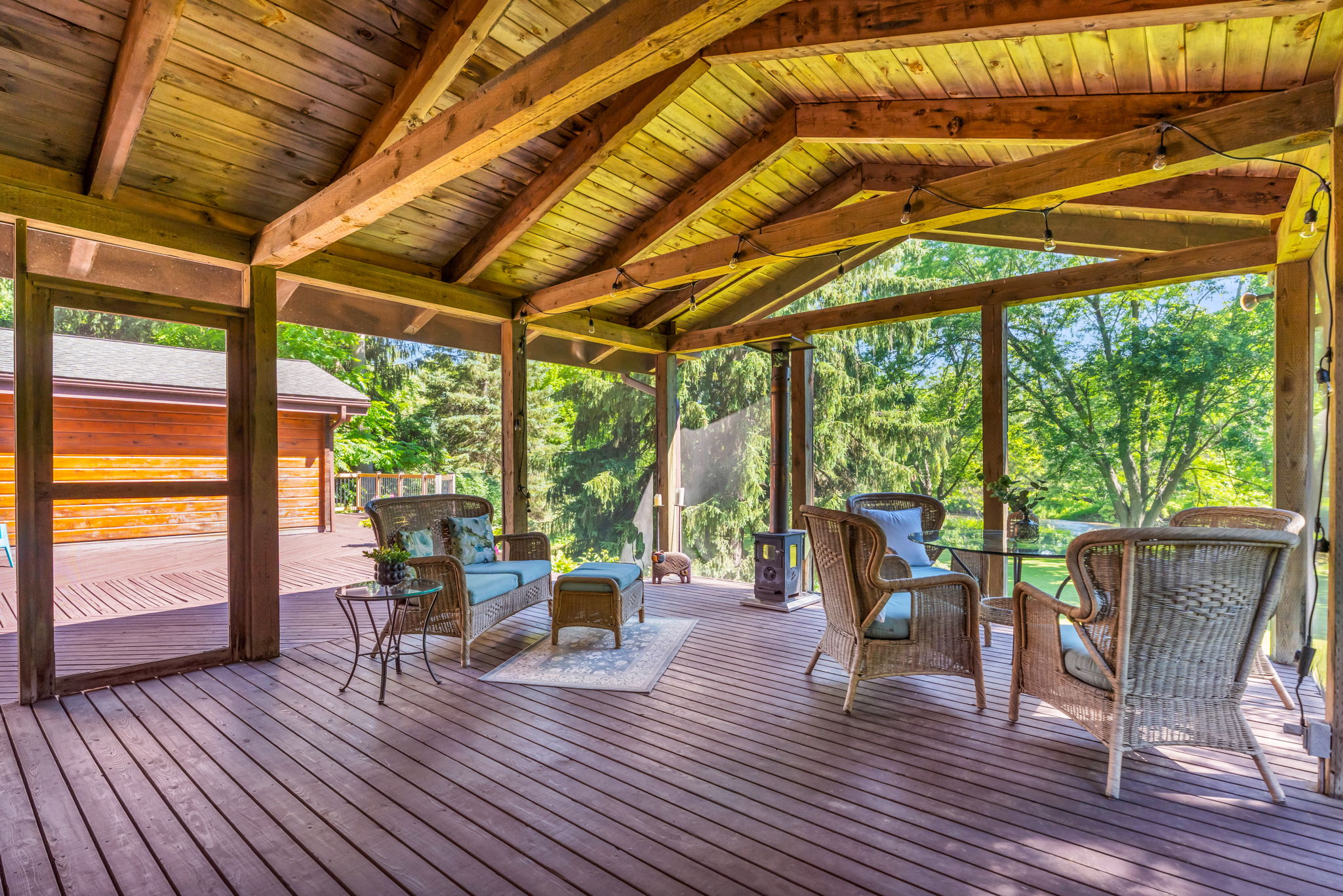 Screened-in Porch
