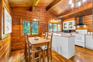 Kitchen/Eating Area