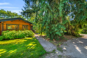 Front Porch/Entrance