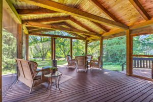 Screened-in Porch