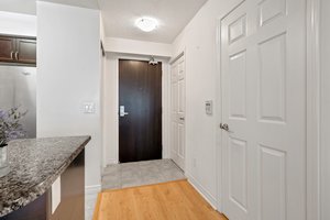 19 Grand Trunk Crescent, Toronto, ON M5J 3A3, Canada Photo 2