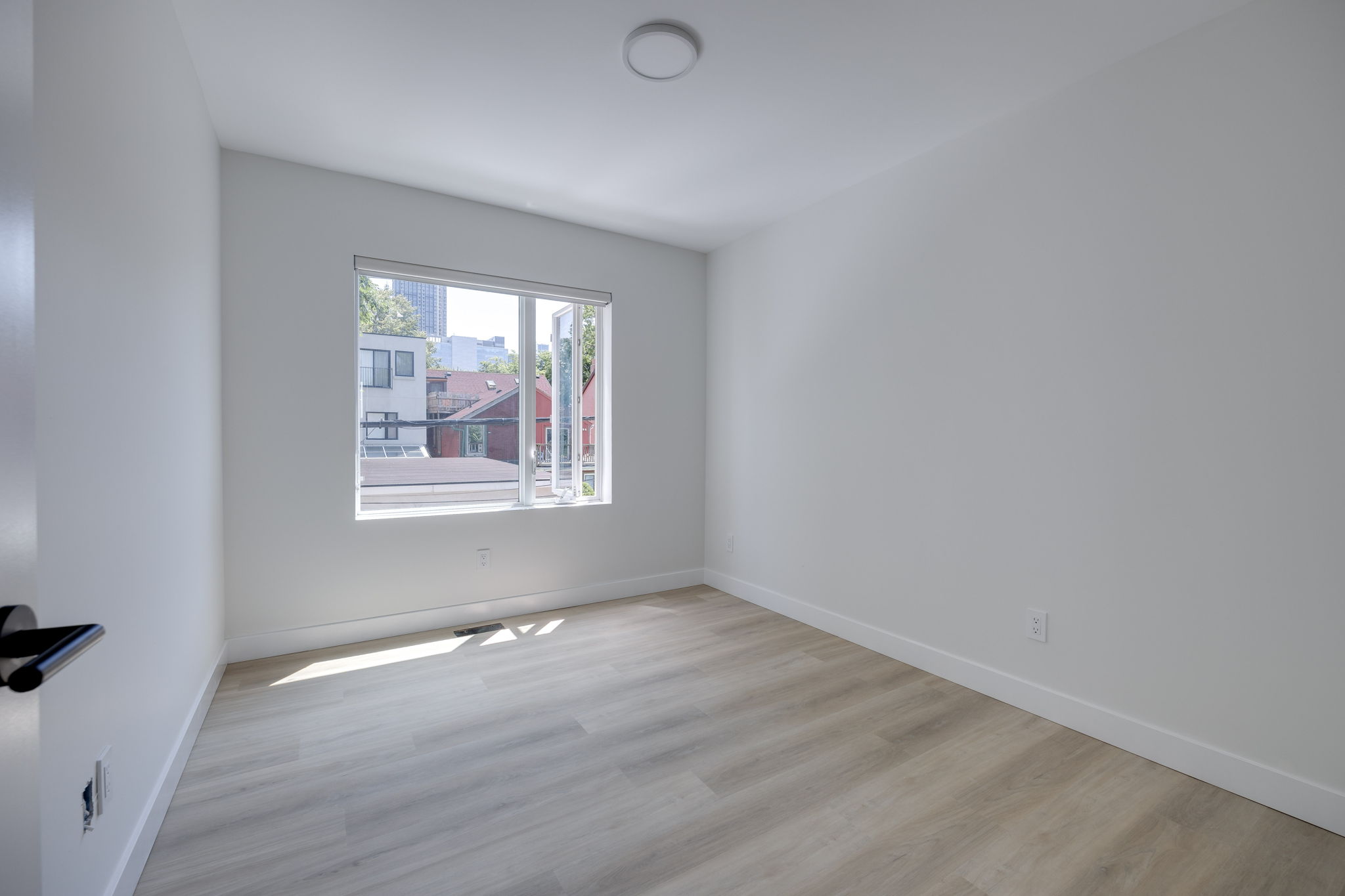 Toronto property showcase — delivered property photograph 17