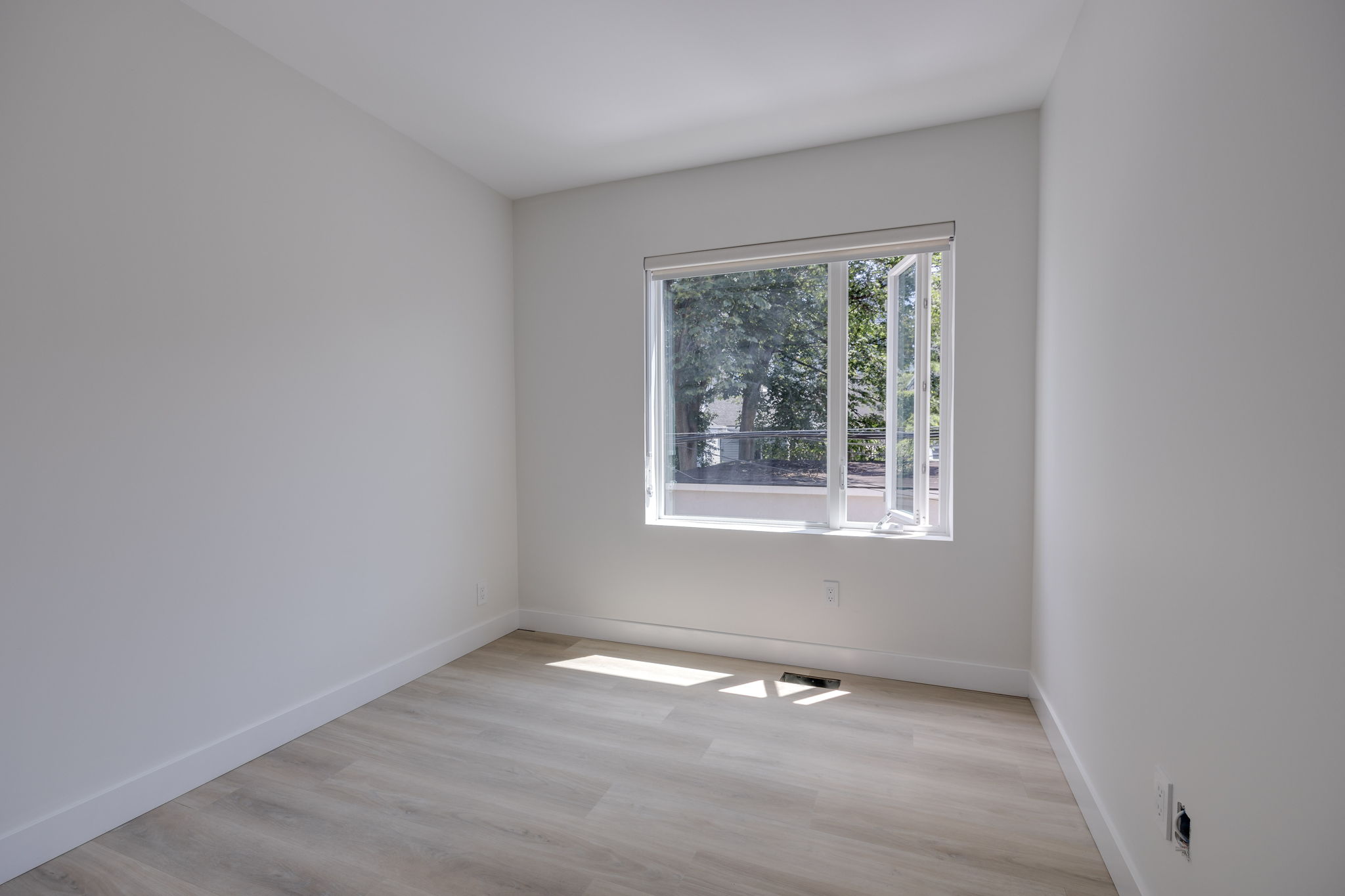 Toronto property showcase — delivered property photograph 20