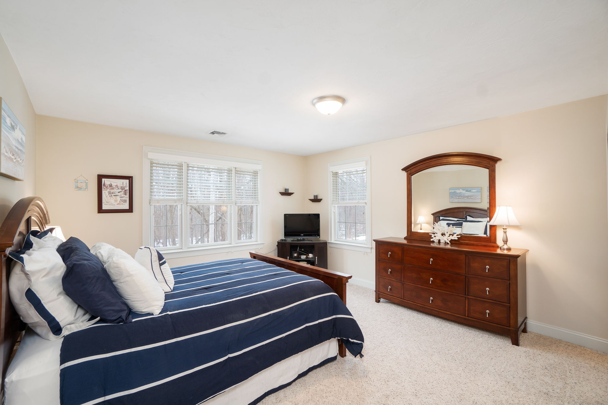 19 Kennedy Ct, Cumberland, RI 02864, USA Photo 20