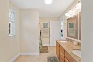 19 Kennedy Ct, Cumberland, RI 02864, USA Photo 14