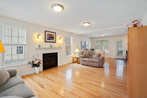 19 Kennedy Ct, Cumberland, RI 02864, USA Photo 25